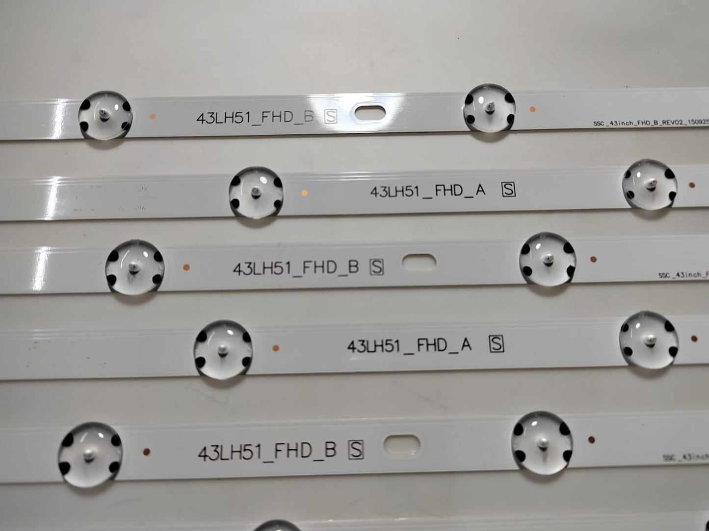 Tira LED para televisión LG 43" 43LF5100, 43LF510, 43LH5100, 43LH5700, 43LH570, 43LH520, 43LH590, 43LJ515, 43LH510