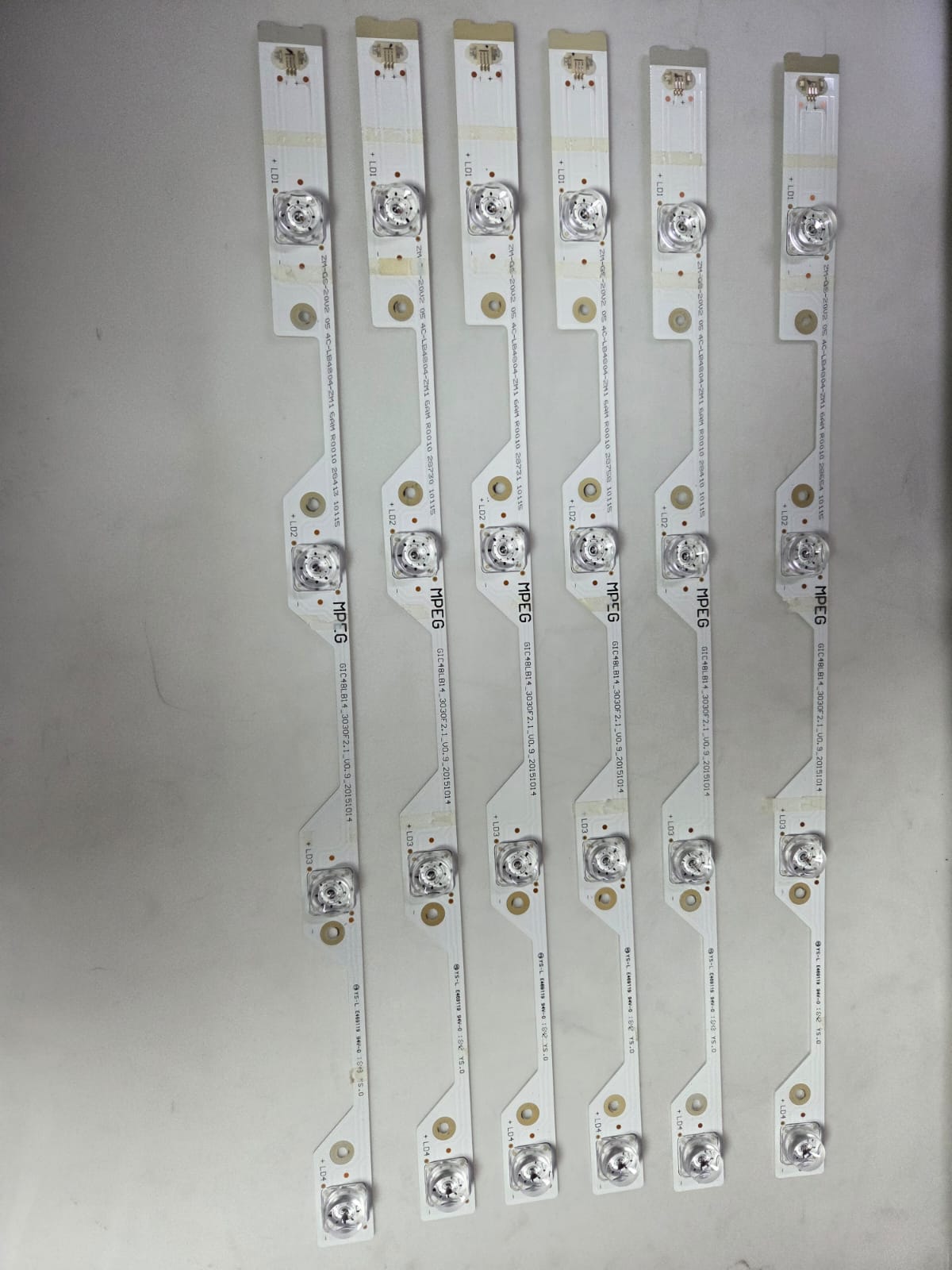 Tira le para televisión TLC 48" C48P1FSA  (SEMI NUEVAS)