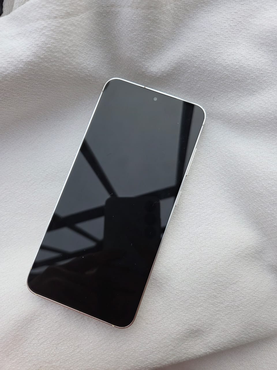 Celular Samsung Galaxy S23 Semi-nuevo Almacenamiento 256GB  y 8 Gb Claro